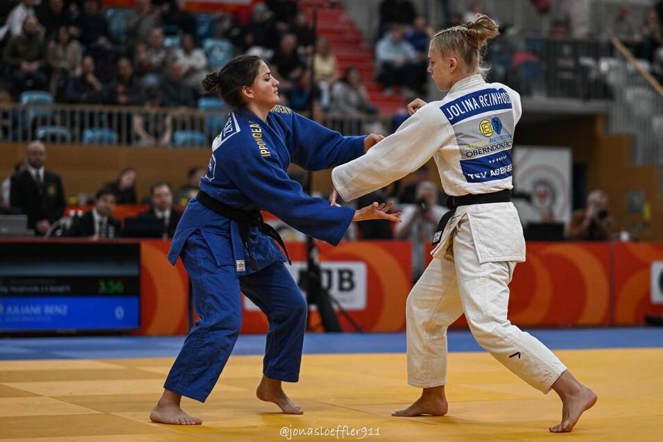 Juliane im ersten Kampf gegen die sp&auml;tere Deutsche Meisterin Jolina Reinhold